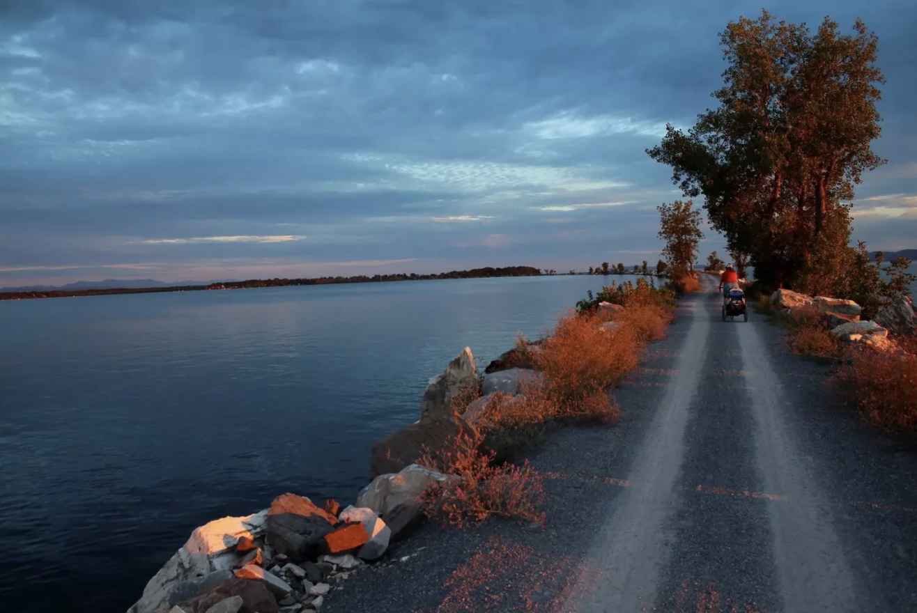 Bike the Island Line Trail