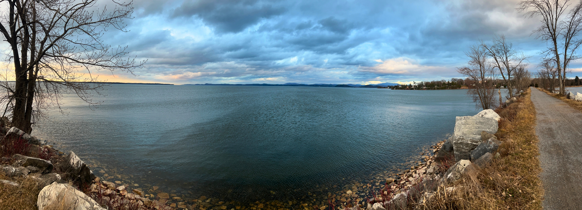 Unwind in Lakeside Comfort