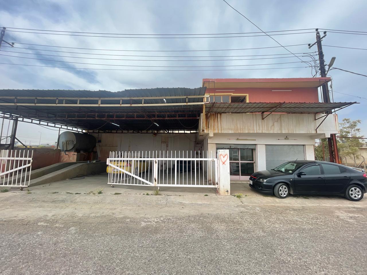 Car Wash, Small Cafe and Billiards Room: Rayan, Hormuz and Raymon